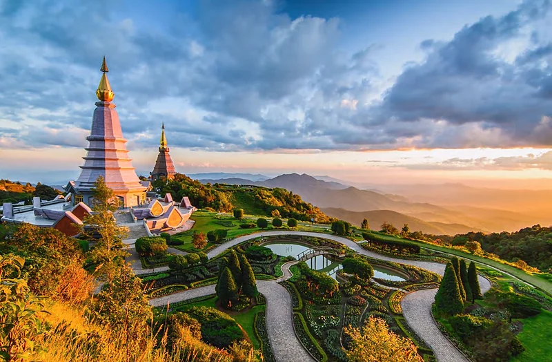 Las estupas reales del Doi Inthanon, la montaña más alta de Tailandia, cerca de Chiang Mai